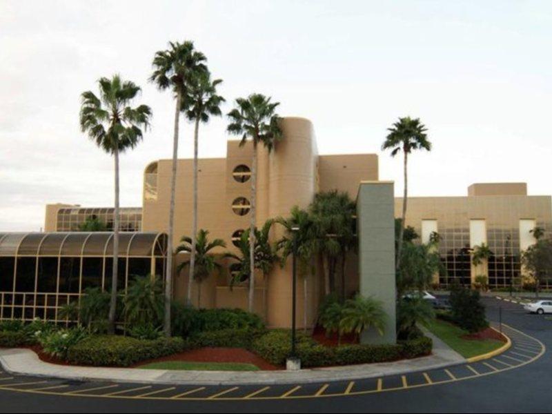 Sawgrass Grand And Sports Complex Hotel 3*