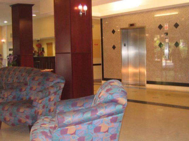 North Miami Gardens & (adults Only) 2*