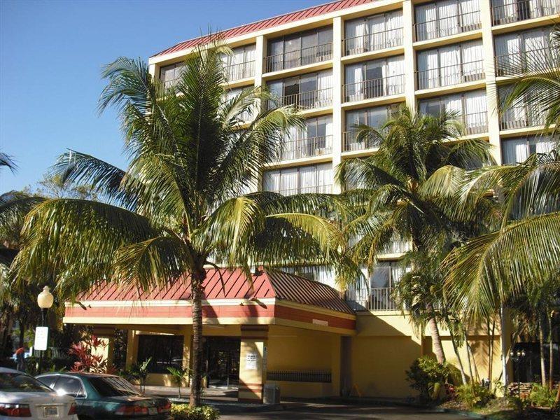 North Miami Gardens & (adults Only) 2*