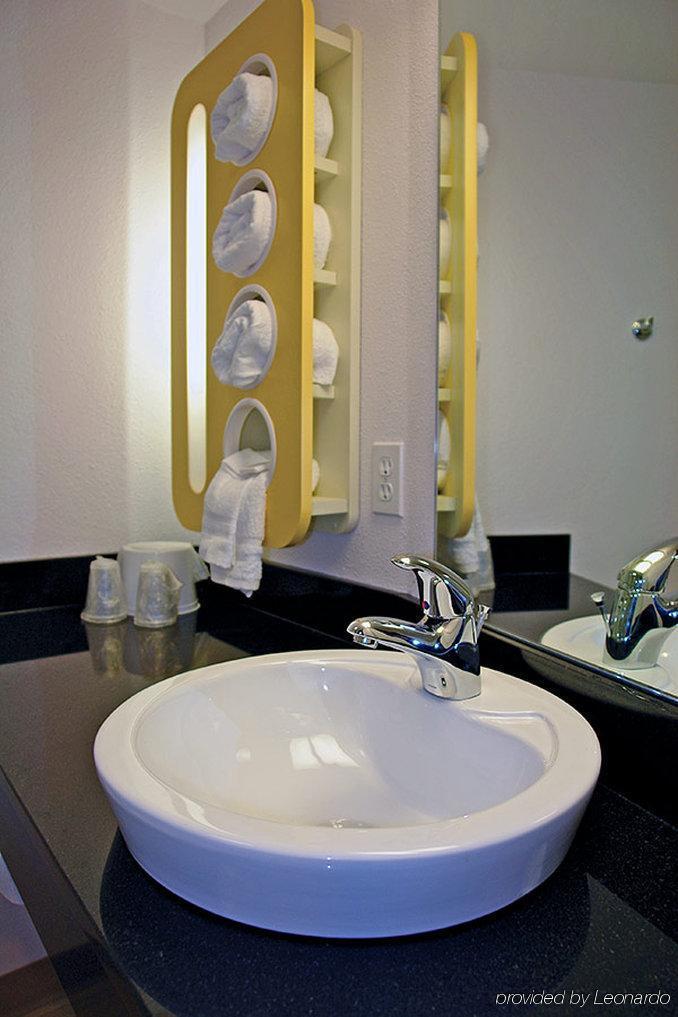 6 Dania Hotel