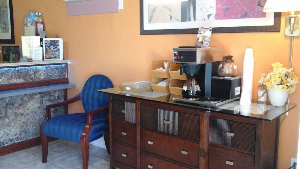 Beachwalk Motel 2*