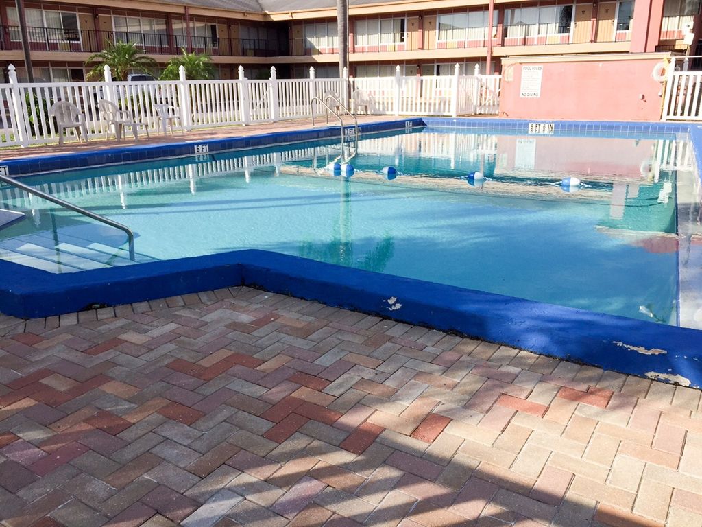 6 Englewood, Fl Hotel