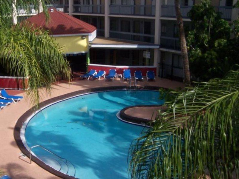 Baymont By Wyndham Near Busch Gardens Tampa