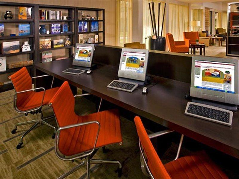 Courtyard By Marriott Lauderdale Airport & Cruise Port