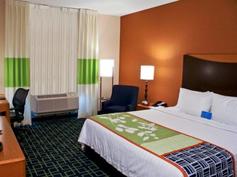 Hotel Fairfield & Lauderdale Airport & Cruise Port 3*