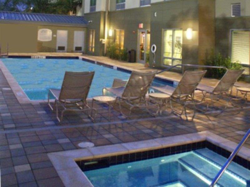 Hotel Fairfield & Lauderdale Airport & Cruise Port