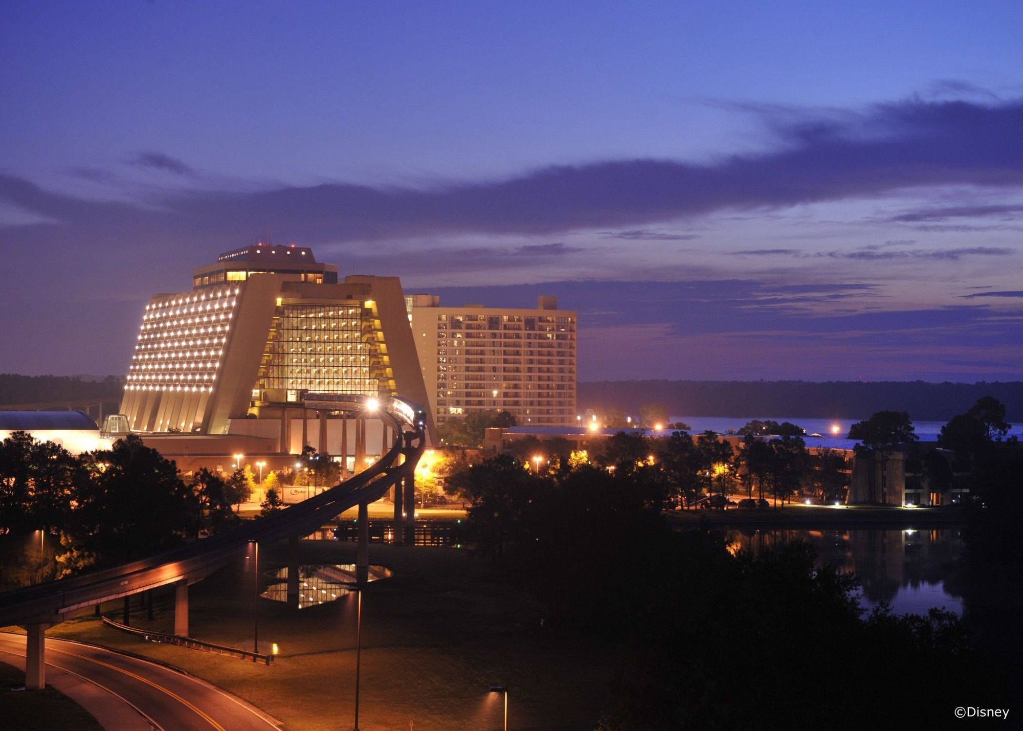 Hotel Disney's Contemporary 4*