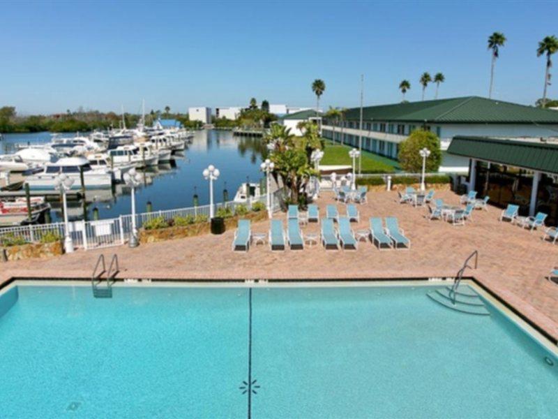 Hotel Ramada By Wyndham Waterfront