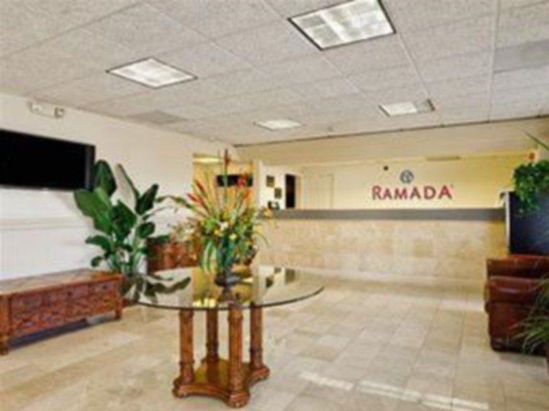 Hotel Ramada By Wyndham Waterfront 2*