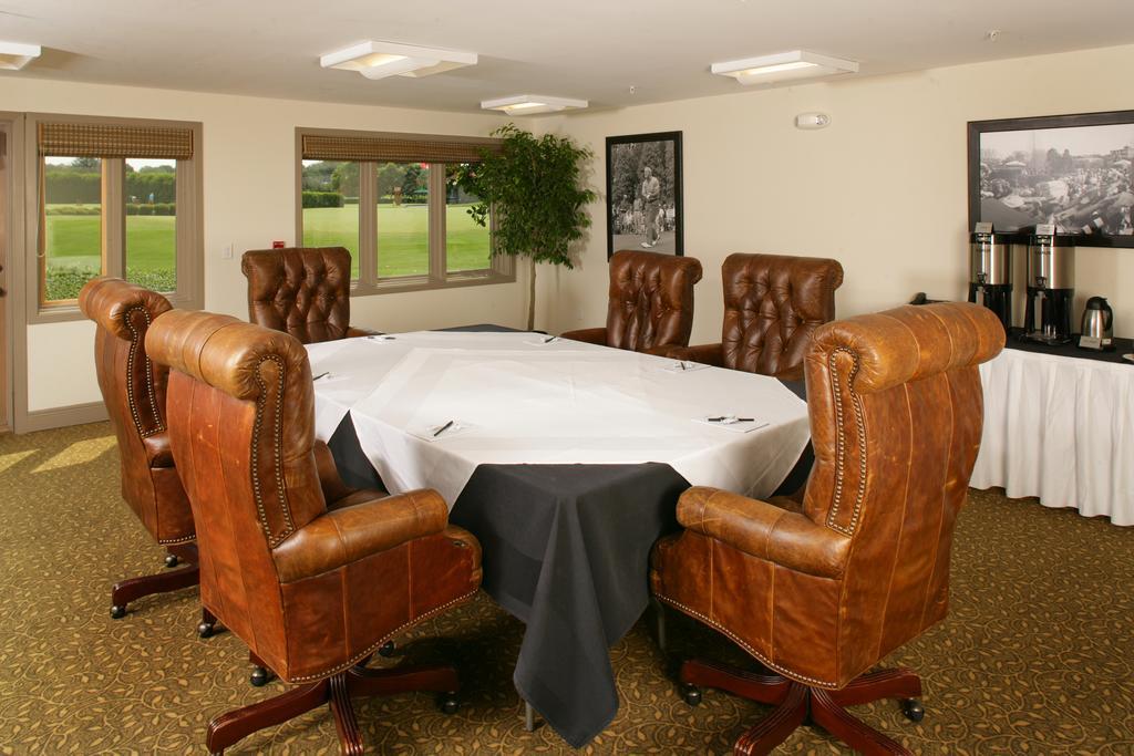 Arnold Palmer's Club & (adults Only)