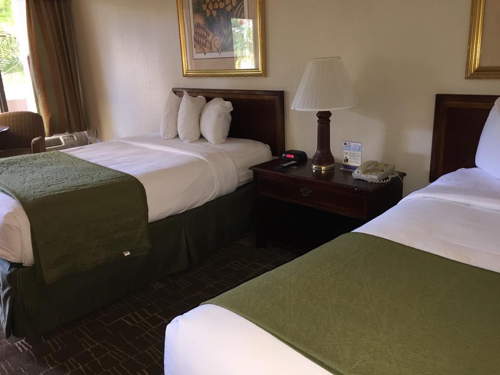 Hotel Sawgrass & Conference Center