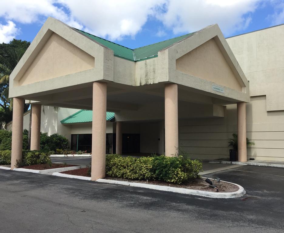 Hotel Sawgrass & Conference Center 2*