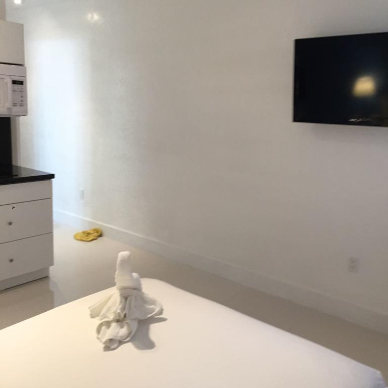 Apartment Beachfront W/pool Hollywood