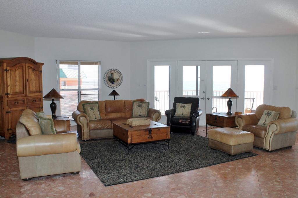 Palms 504 Apartment