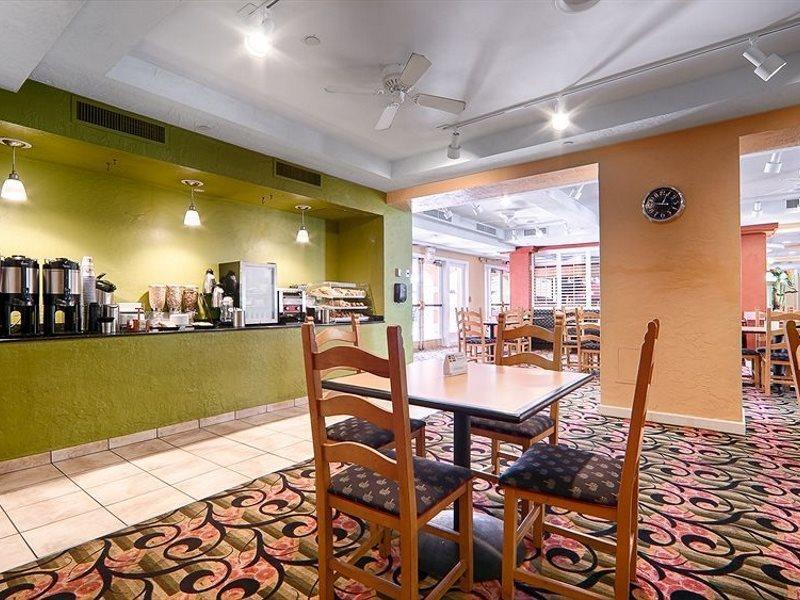 Western Deerfield & Hotel 3*