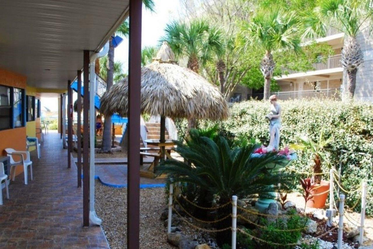 Resort Plaza - Beachfront 3*