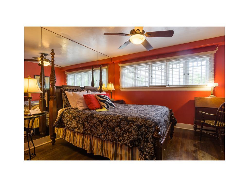 Palm Beach Hibiscus Downtown Bed & Breakfast 3*