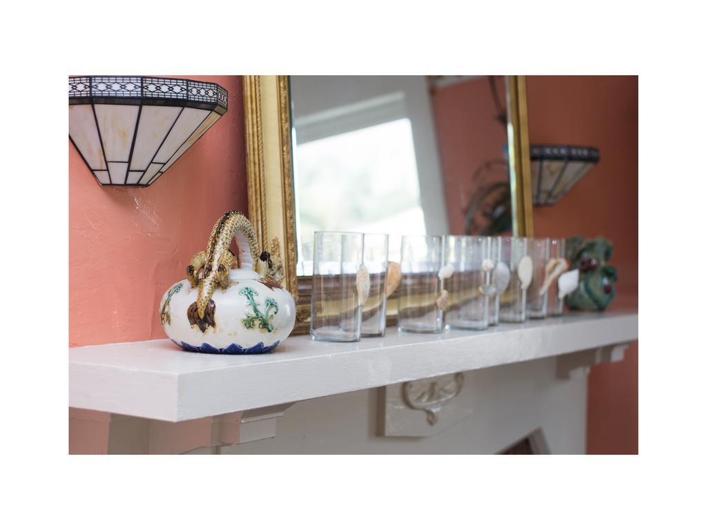 Palm Beach Hibiscus Downtown Bed & Breakfast