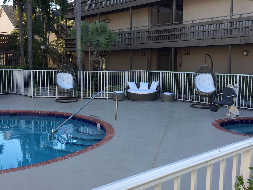 & Miami Airport West Hotel 3*