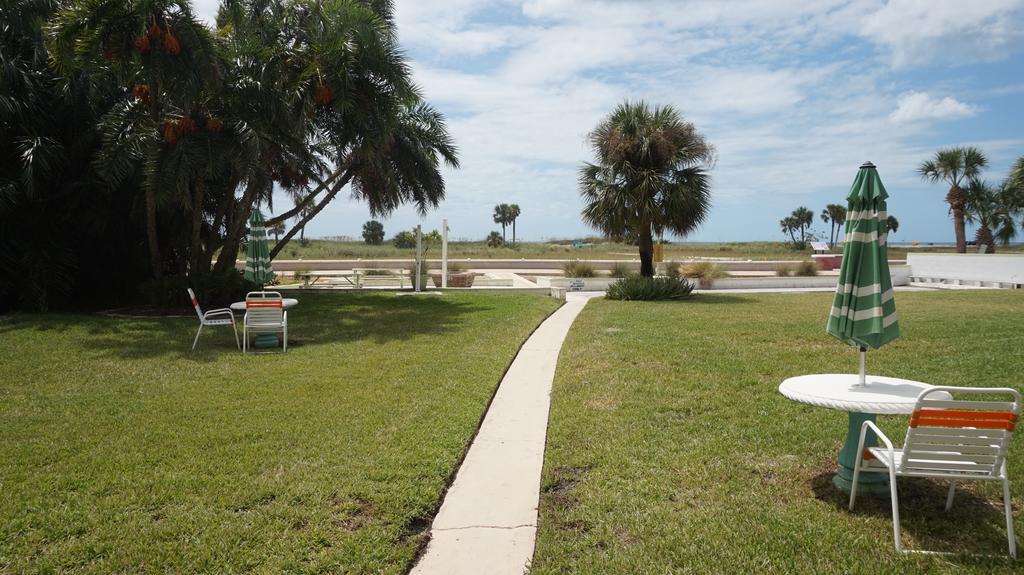 Tropic Terrace Of Treasure Island Hotel