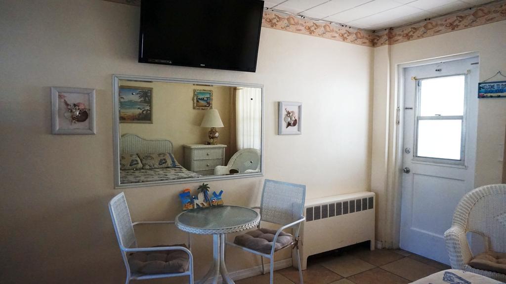 Tropic Terrace Of Treasure Island Hotel