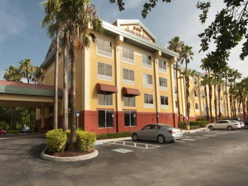 Hotel Comfort & I75 2*