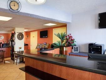 Super 8 By Wyndham Sarasota Area
