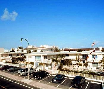 Hotel Blue Strawberry By The Sea Lauderdale-by-the-Sea