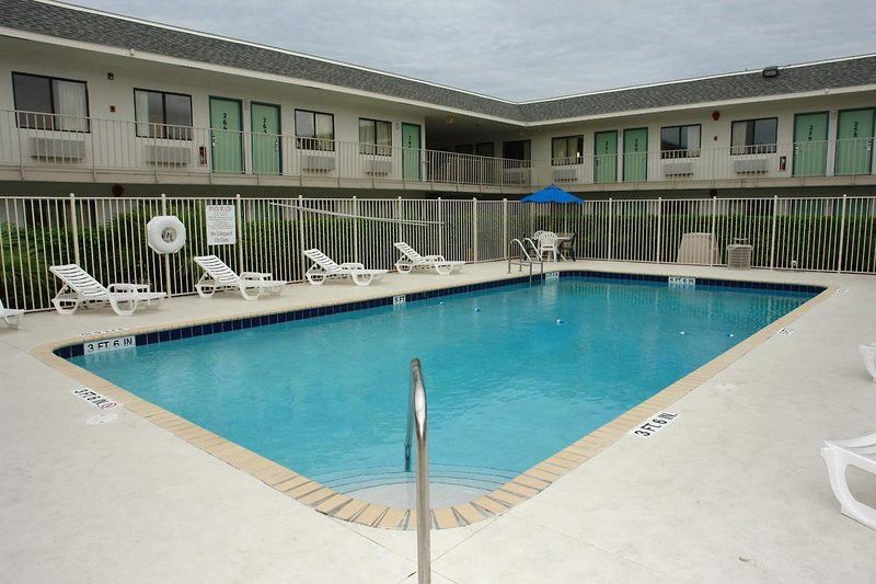 6-lantana West Palm Beach, Fl 2* Lantana