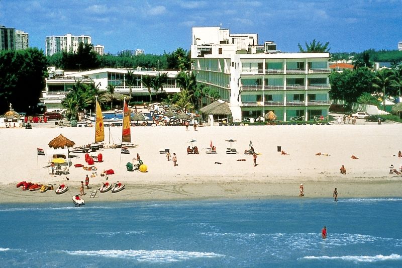 Hotel Thunderbird 2*