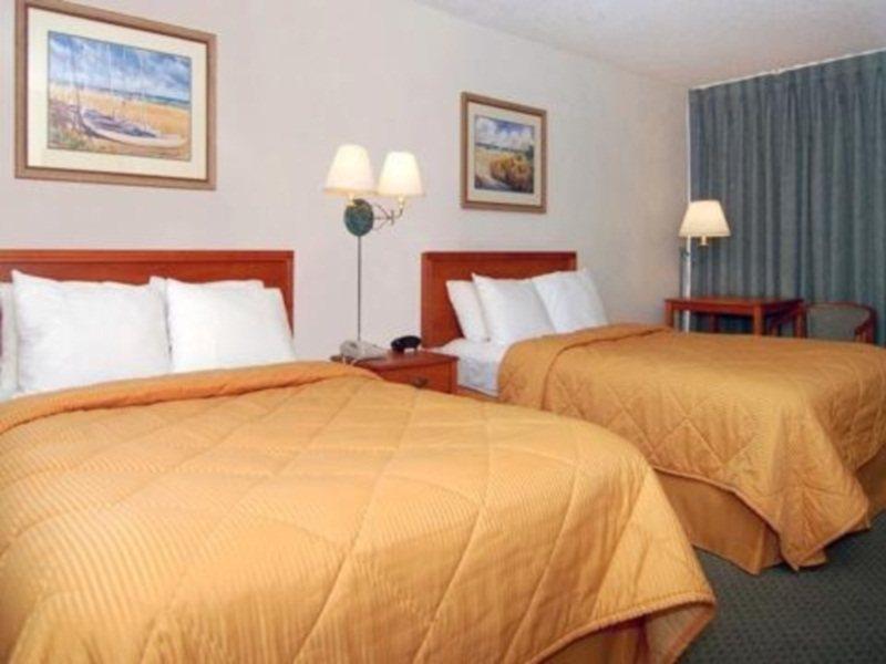 Ramada By Wyndham West Palm Airport 3*