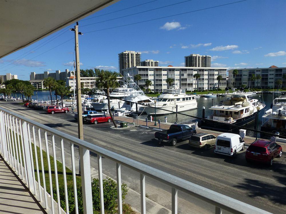 Motel Camelot Waterfront 3*