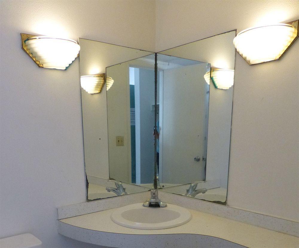 Camelot Waterfront 3*