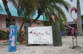 Angler's Motel 2*