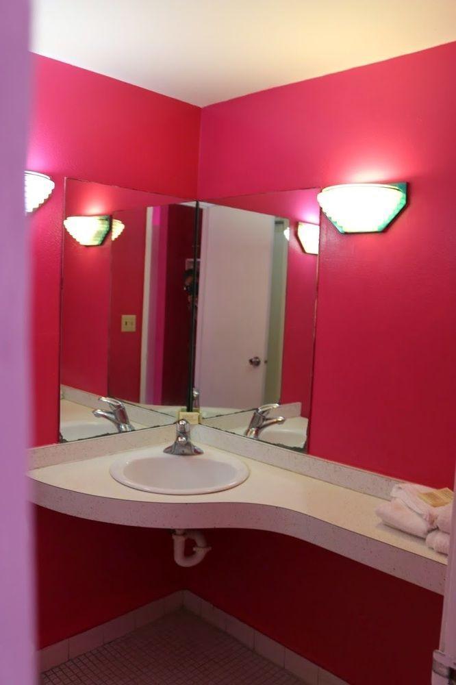 Motel Camelot Waterfront 3*