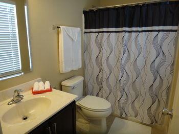 Hotel Crystal Cove By Cozykey Vacation 4*