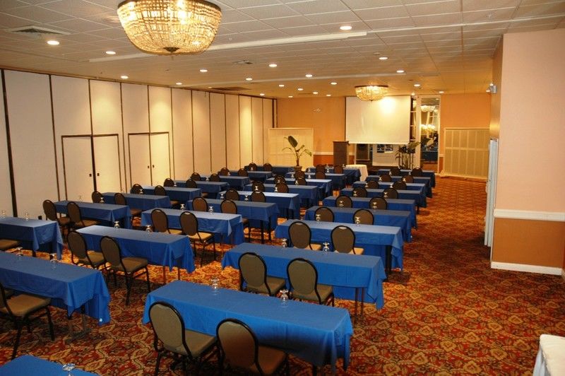 Hotel Sawgrass & Conference Center 2*