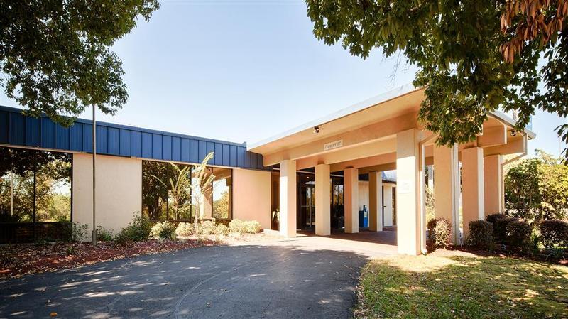 Western Crossroads Hotel
