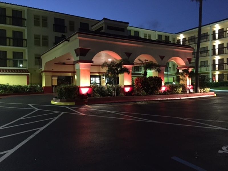 & - North Hotel