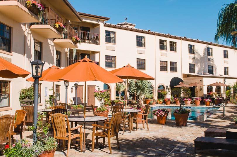On The Lakes Hotel