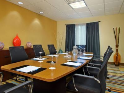 Hotel Fairfield & Lauderdale Airport & Cruise Port 3*