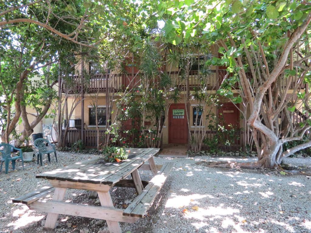 Motel Ed & Ellen'S Lodgings Key Largo 2*