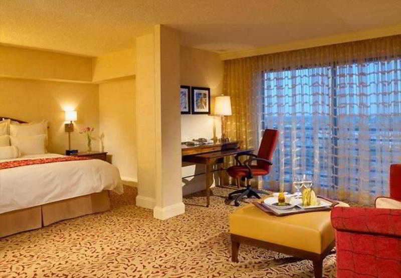 Marriott At Boca Center 4*