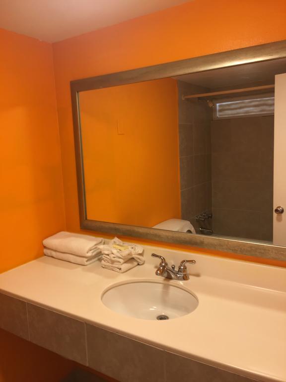 Motel Camelot Waterfront 3*
