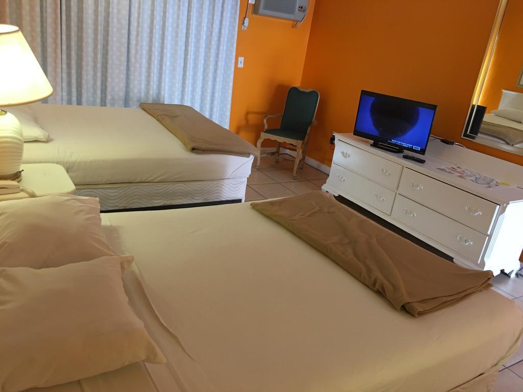 Camelot Waterfront 3*