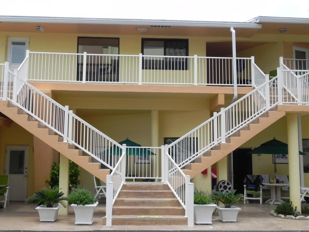 Windjammer And Club Lauderdale-by-the-Sea