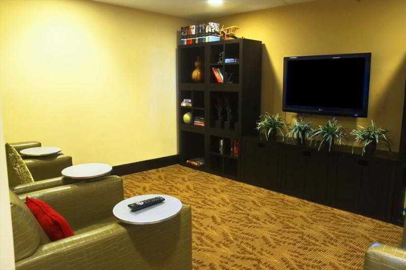 Courtyard By Marriott Sarasota/riverfront