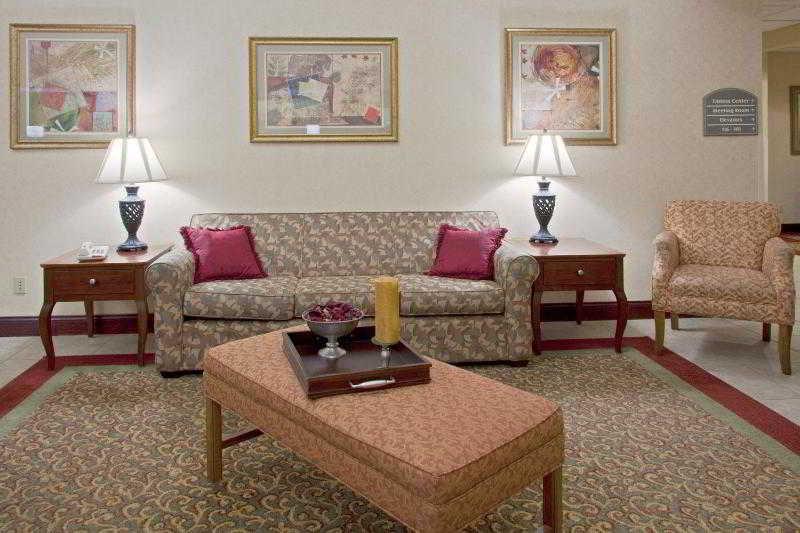 Express & International Airport By Ihg Hotel