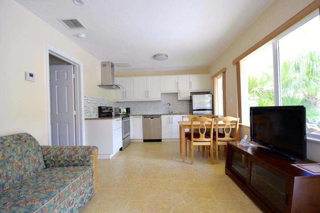 Motel Surf Side 2*