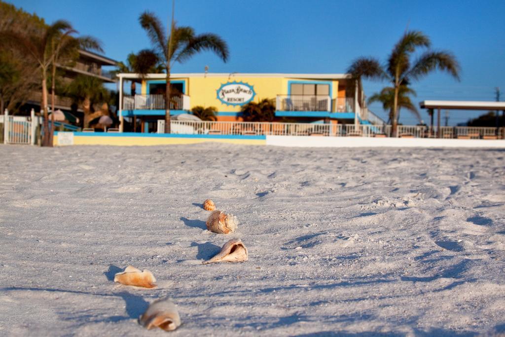 Plaza - Beachfront Resort 3*